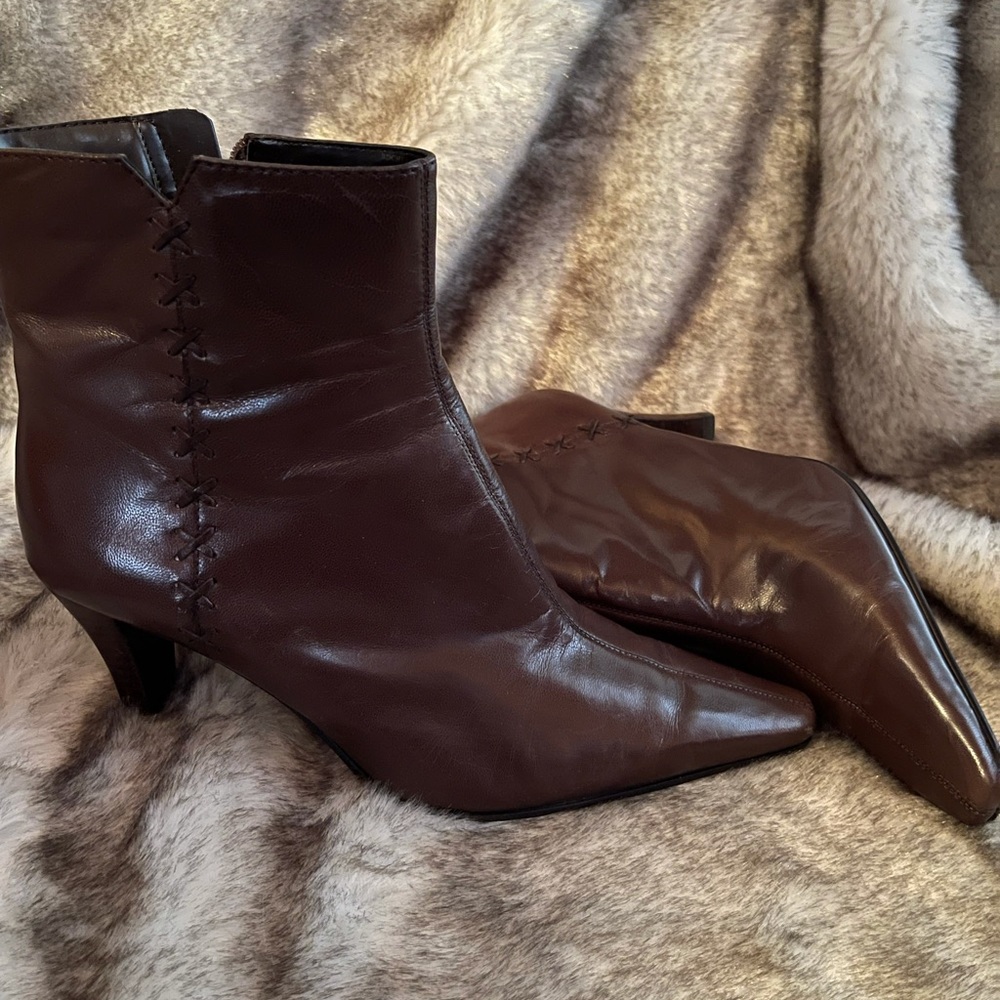 Brown ankle boots 8.5 leather